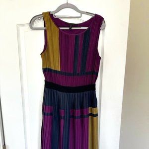 BCBGMAXAZRIA Pleated Midi dress size XS
